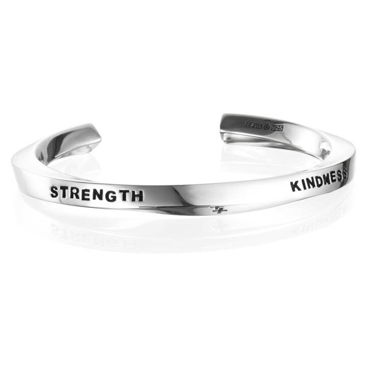 Strength & Kindness Cuff Bransoletki Srebro w grupie Bransoletki / Okrągłe bransoletki w SCANDINAVIAN JEWELRY DESIGN (14-100-01531)