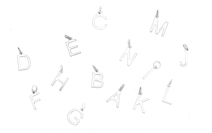 Letters bokstäver A-Z Srebro w grupie Naszyjniki / Srebrne naszyjniki w SCANDINAVIAN JEWELRY DESIGN (161211R)