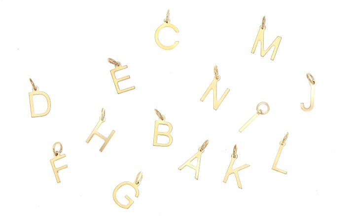 Letters bokstäver A-Z Złoto w grupie Naszyjniki / Złote naszyjniki w SCANDINAVIAN JEWELRY DESIGN (161212R)